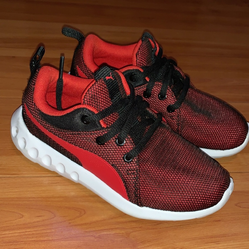 Kids puma shoes